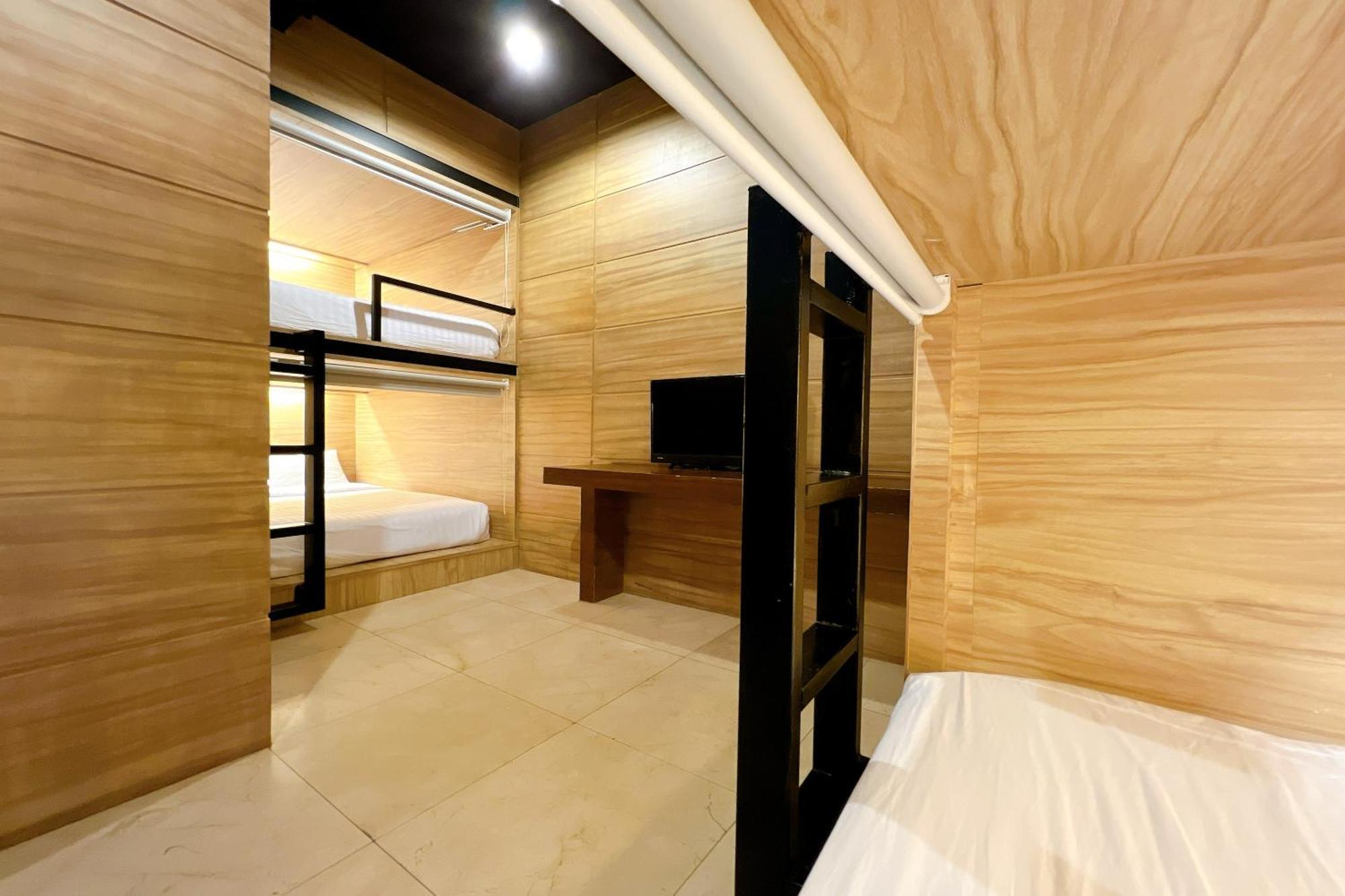 The Bedrooms Hostel Pattaya Dış mekan fotoğraf